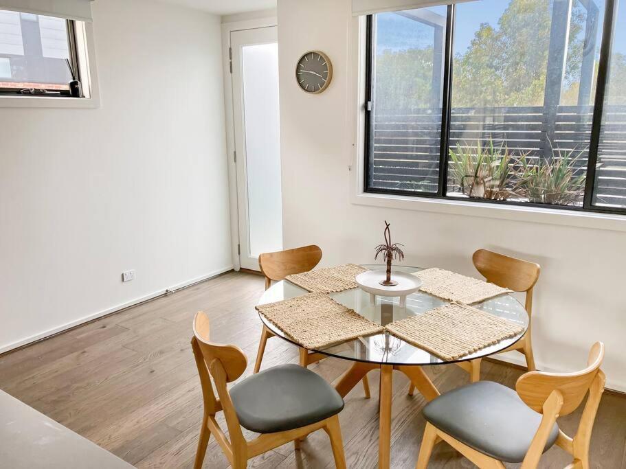 Private Room & Ensuite, In Shared Modern 2 Level Apartment - Full Use Of All Facilities Geelong Extérieur photo